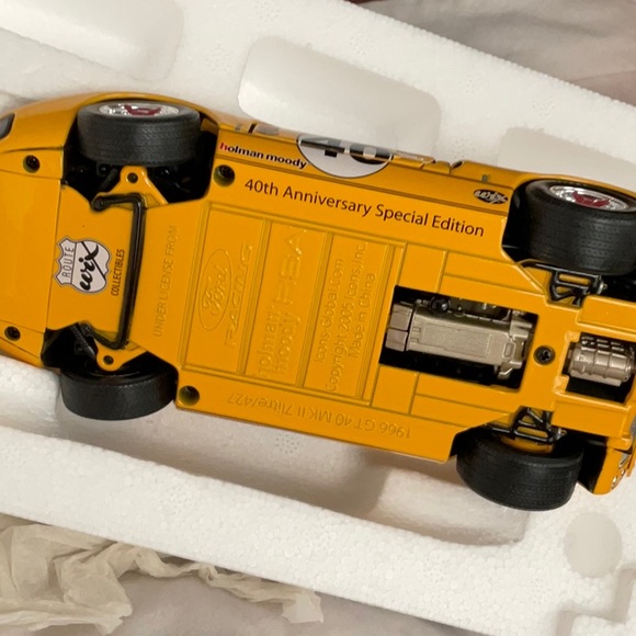 Die cast 1966 GT Mark 11 7 liter/427 just open box to take photos - Picture 8 of 11